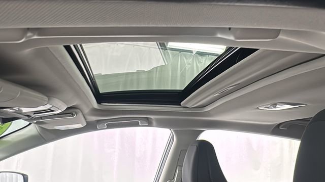 Certified 2025 Subaru Crosstrek 2.0i Premium image 37