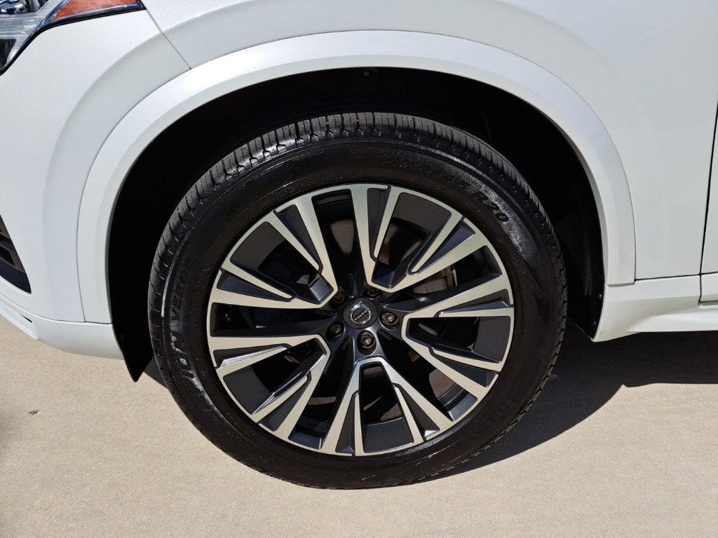 Used 2021 Volvo XC90 T5 Momentum w/ Protection Package Premier image 3