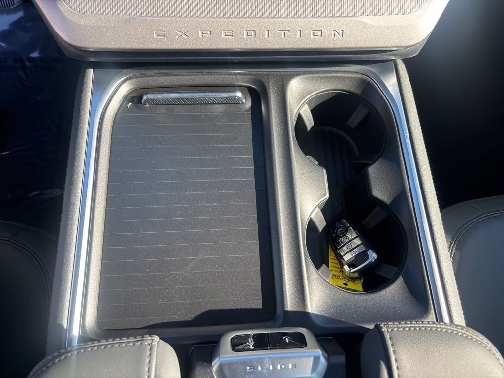 New 2026 Ford Expedition Active image 37