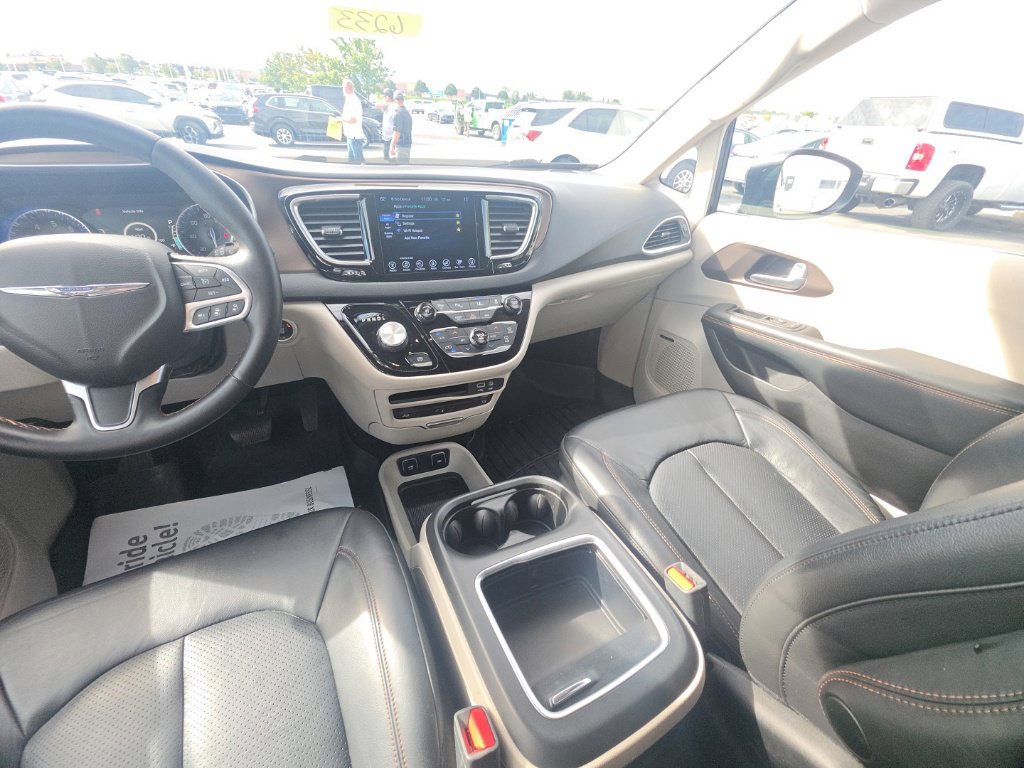 Used 2017 Chrysler Pacifica Touring-L Plus w/ Advanced Safetytec Group FWD image 28