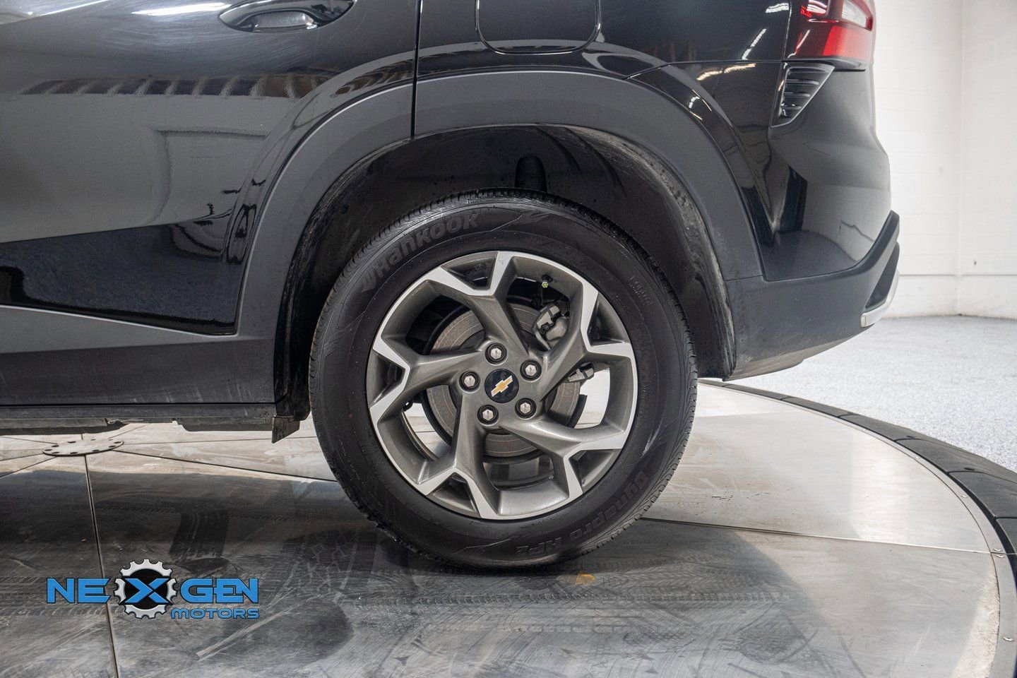 Used 2025 Chevrolet Trax LT w/ Driver Confidence Package image 44