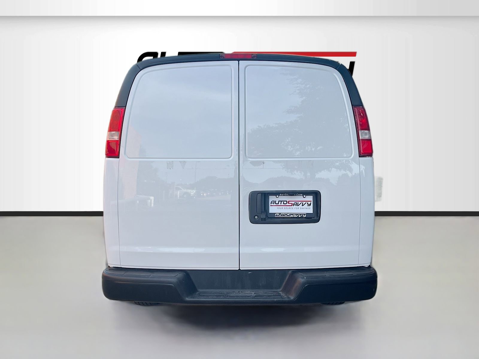 Used 2025 Chevrolet Express 2500 w/ Driver Convenience Package image 6