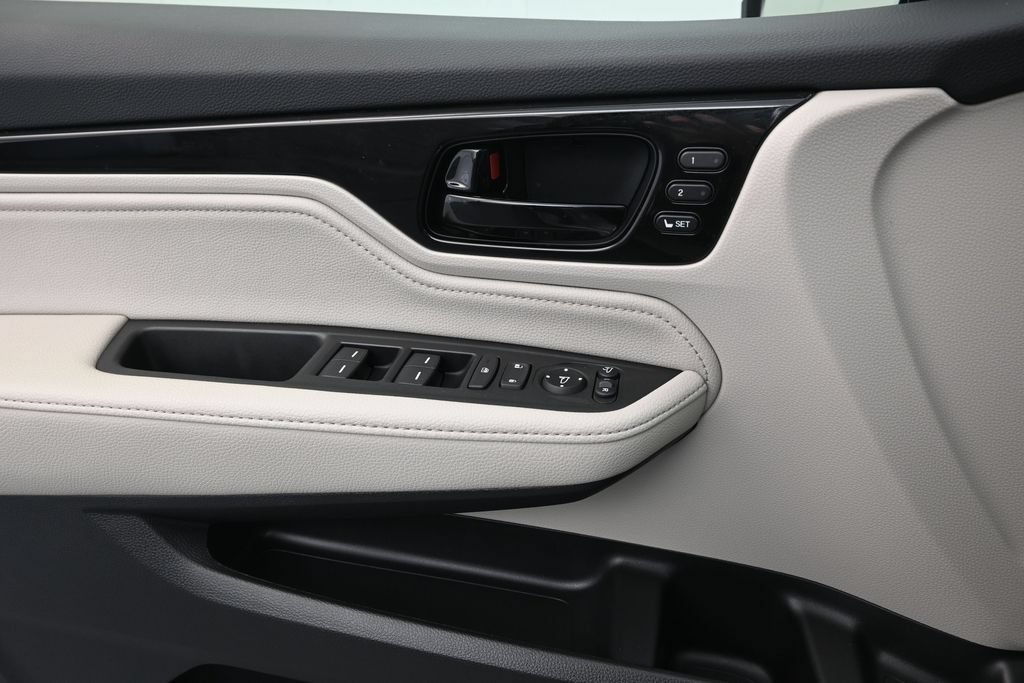 Used 2026 Honda Odyssey Elite image 14