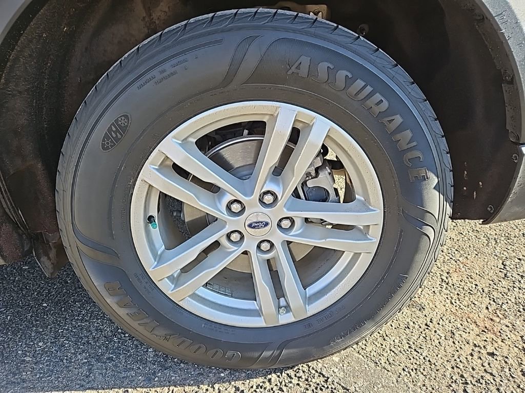 Used 2021 Ford Explorer XLT w/ Equipment Group 202A image 9