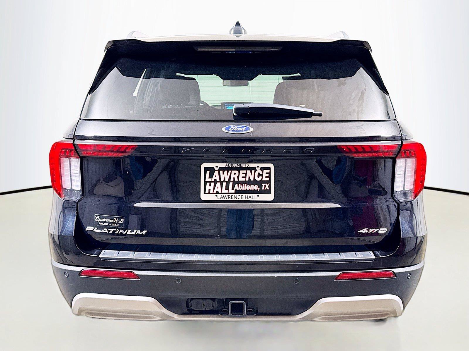 Used 2025 Ford Explorer Platinum AWD/4WD image 5