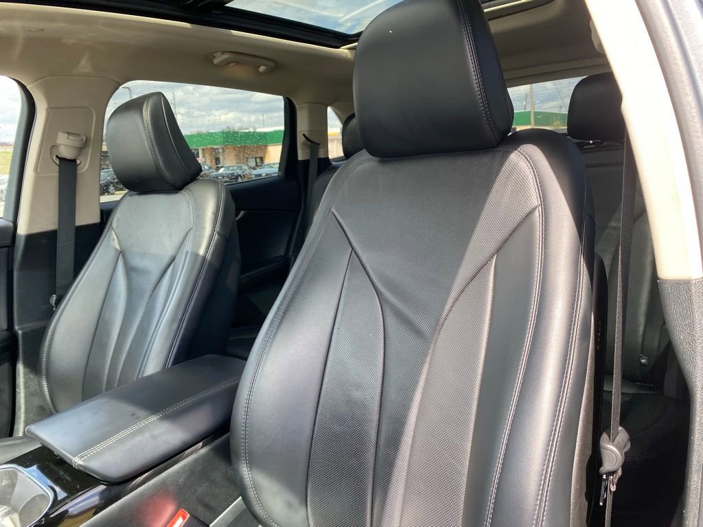 Used 2023 Lincoln Nautilus Reserve image 11