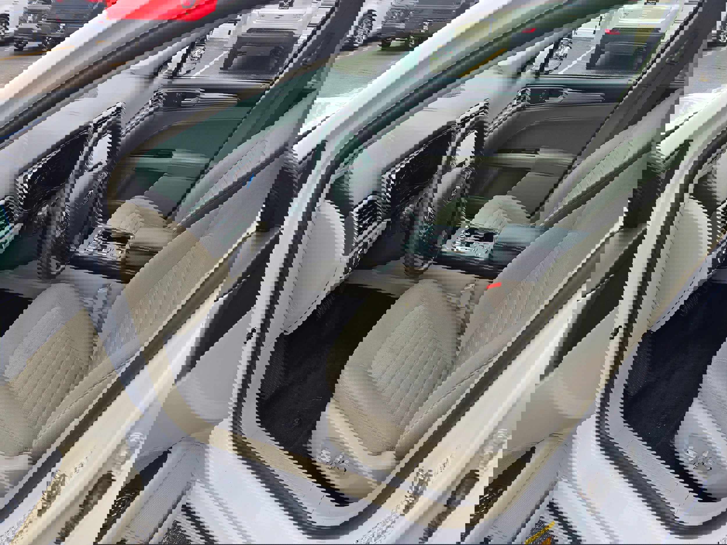 Used 2019 Ford Fusion SE image 4