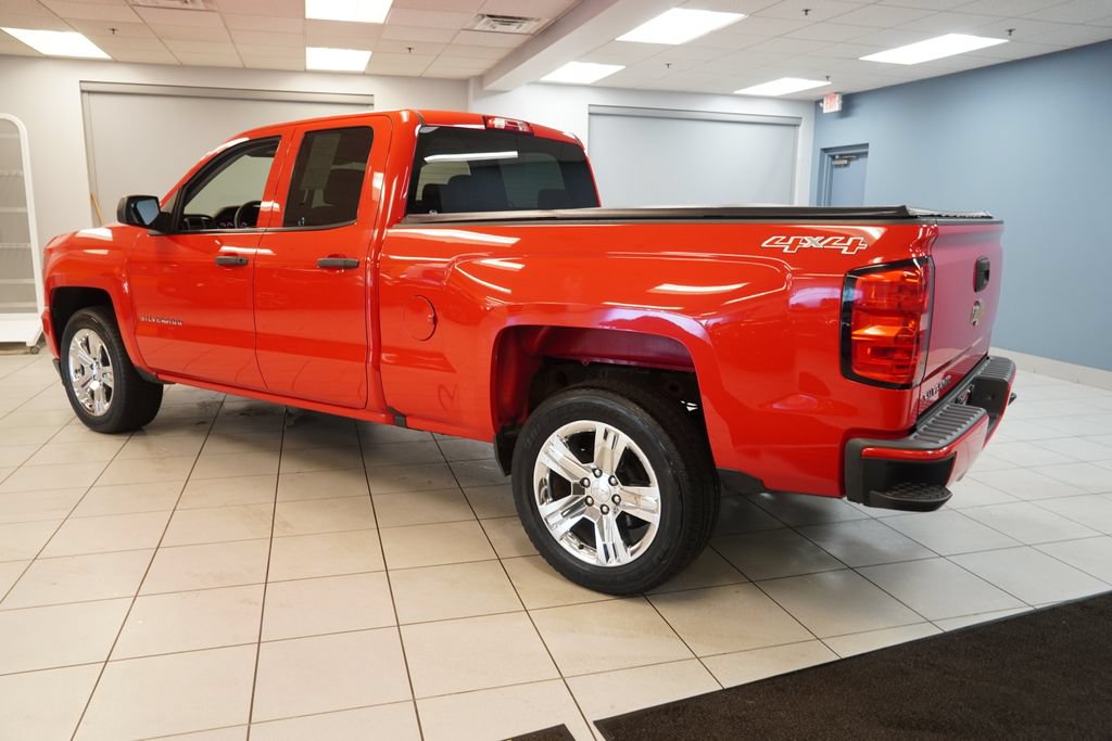 Used 2017 Chevrolet Silverado 1500 Custom w/ Custom Convenience Package AWD/4WD image 7