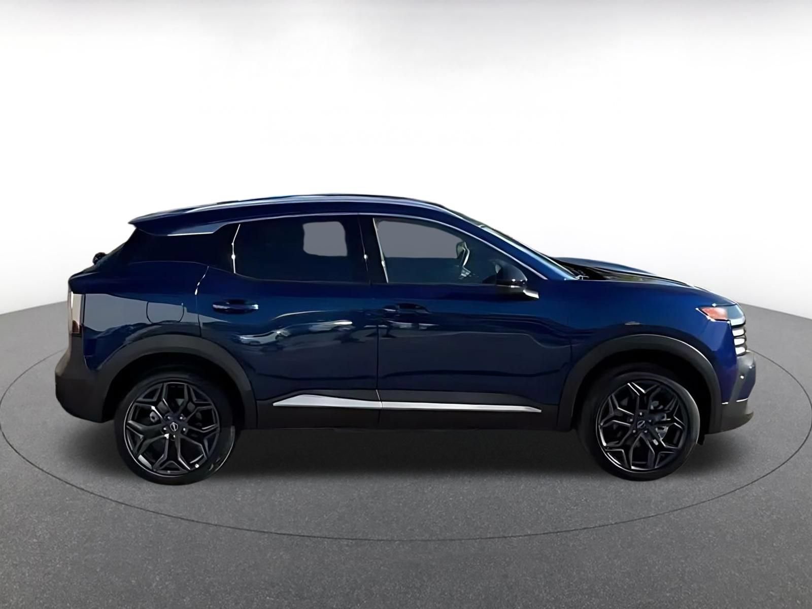 Used 2026 Nissan Kicks SR FWD image 13