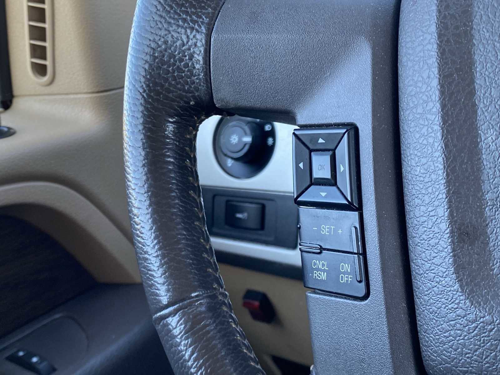 Used 2014 Ford F150 Lariat w/ Lariat Chrome Package AWD/4WD image 32