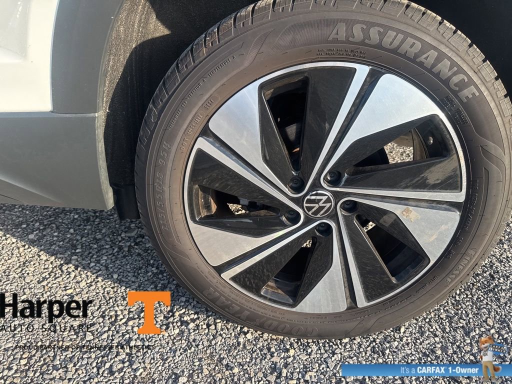 Used 2025 Volkswagen Taos SE w/ Panoramic Sunroof Package image 15