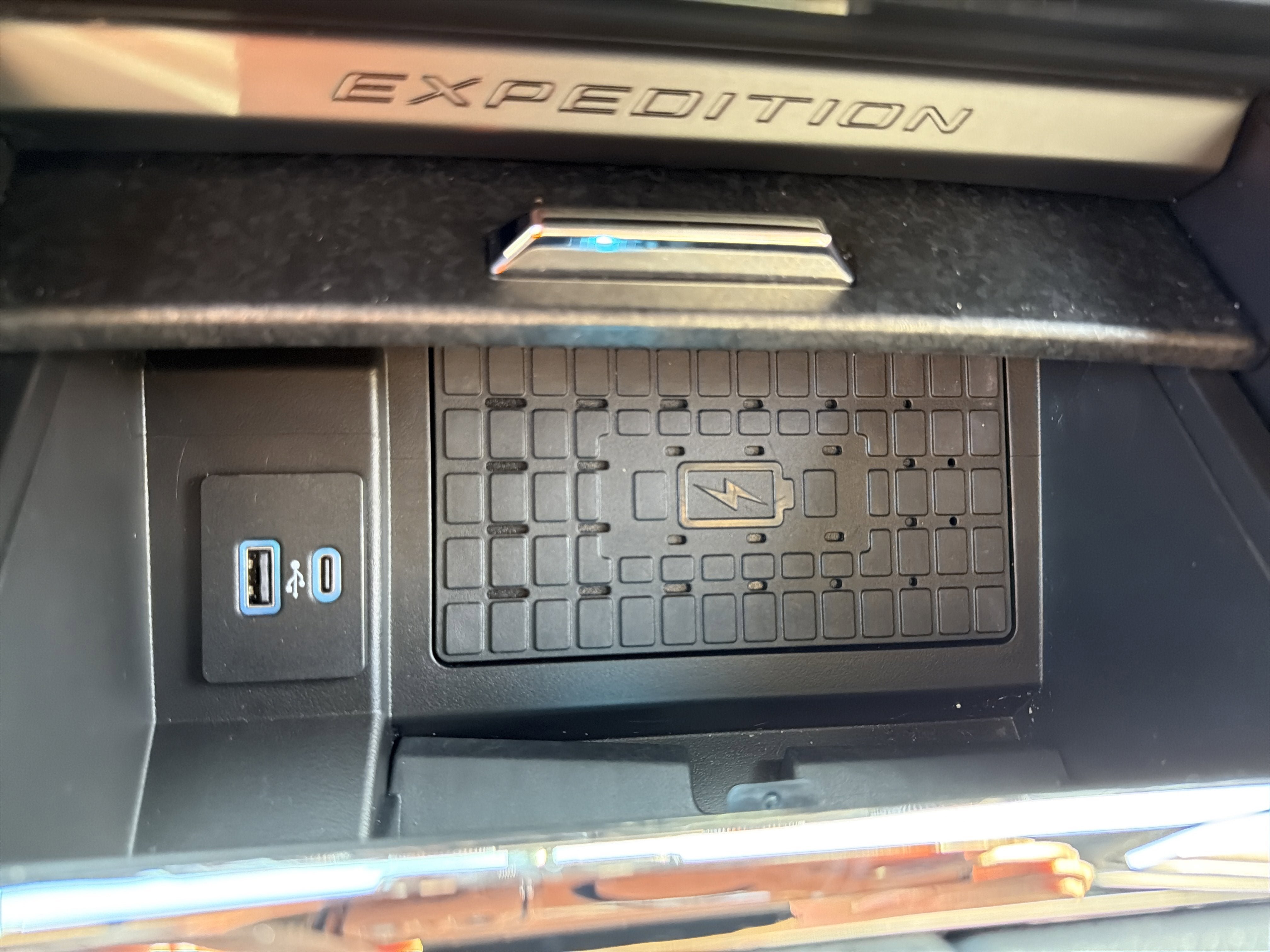 Used 2023 Ford Expedition Limited image 22
