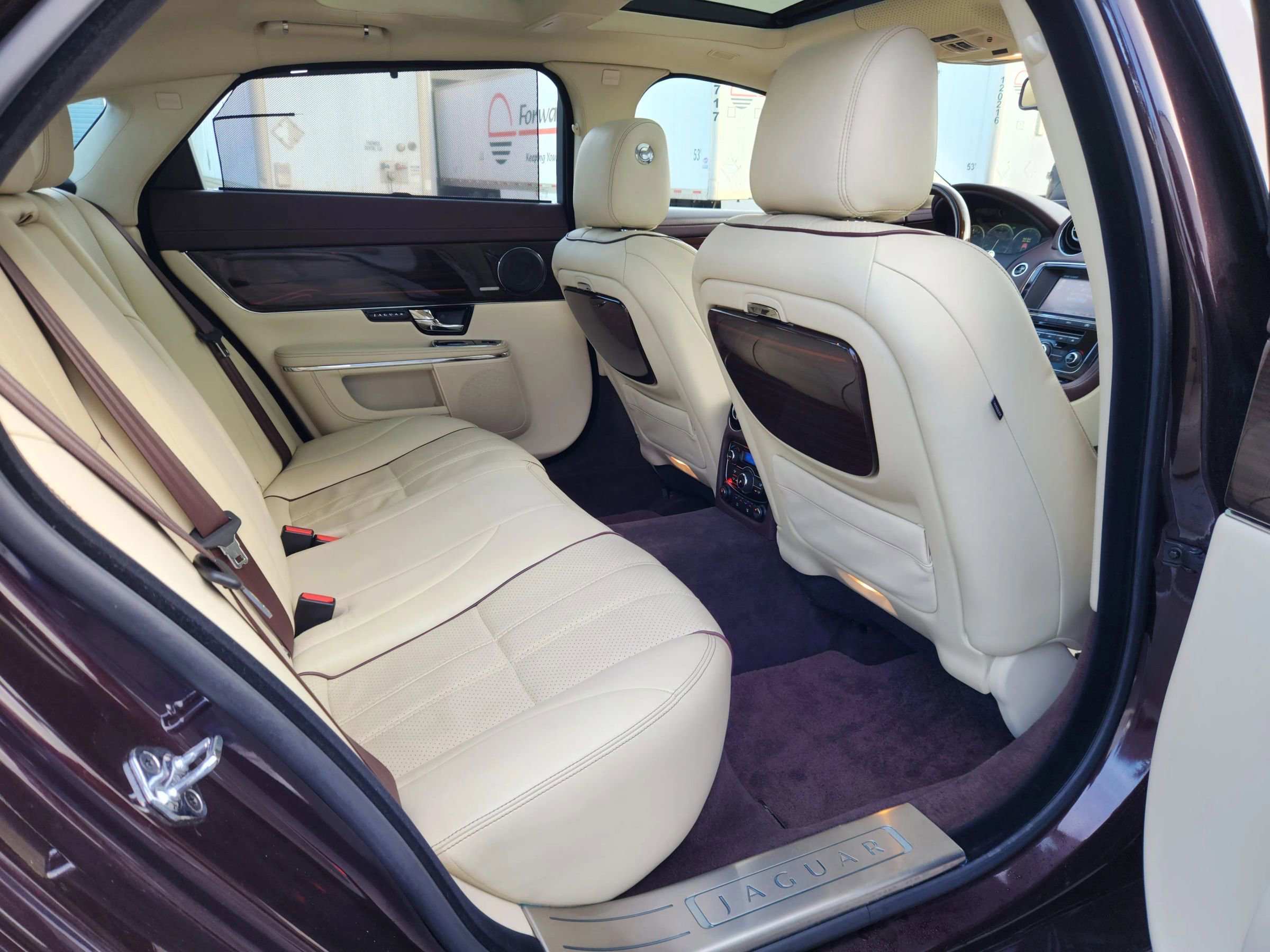 Used 2011 Jaguar XJ L Supersport RWD image 23