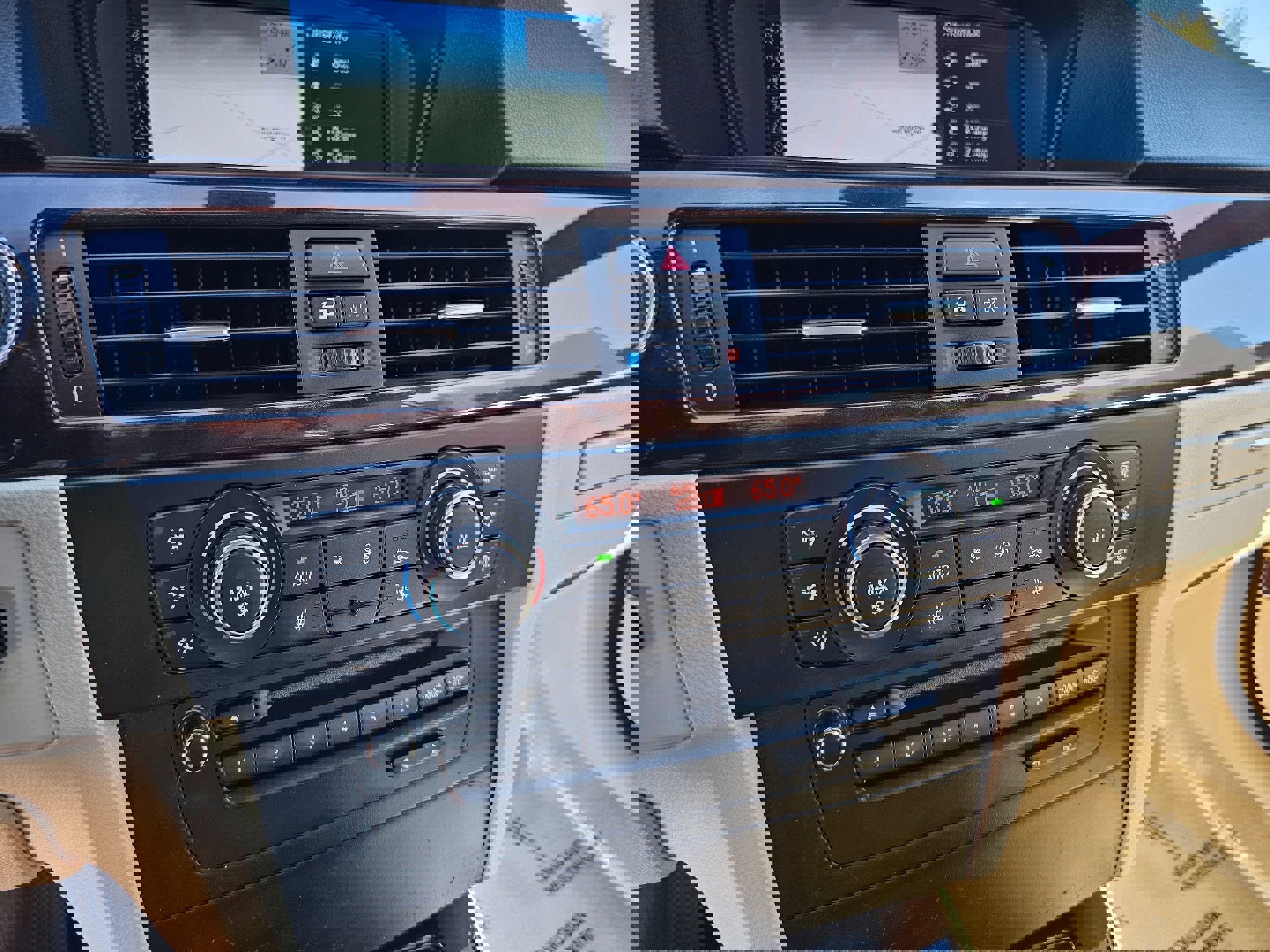 Used 2011 BMW 328i Convertible image 27