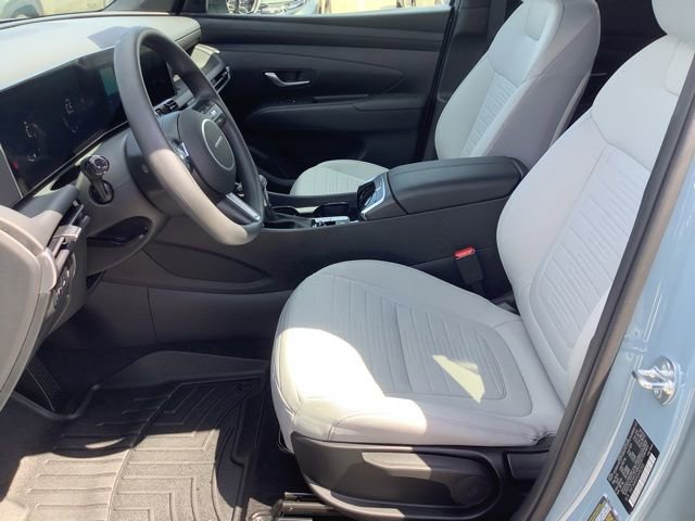 Certified 2025 Hyundai Santa Cruz SE FWD image 9