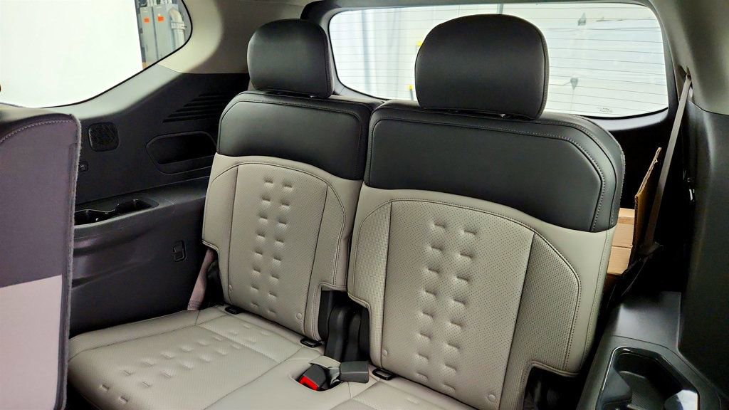 Used 2026 Kia EV9 Wind image 22