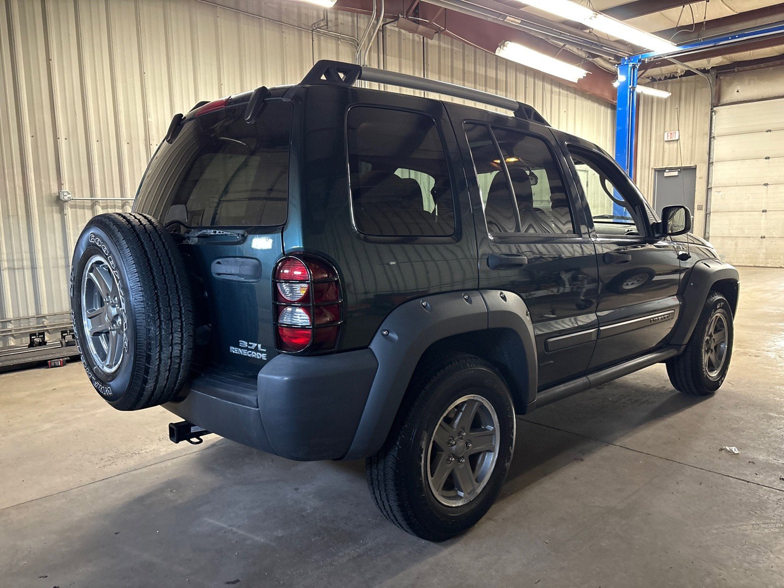 Used 2005 Jeep Liberty Renegade image 6