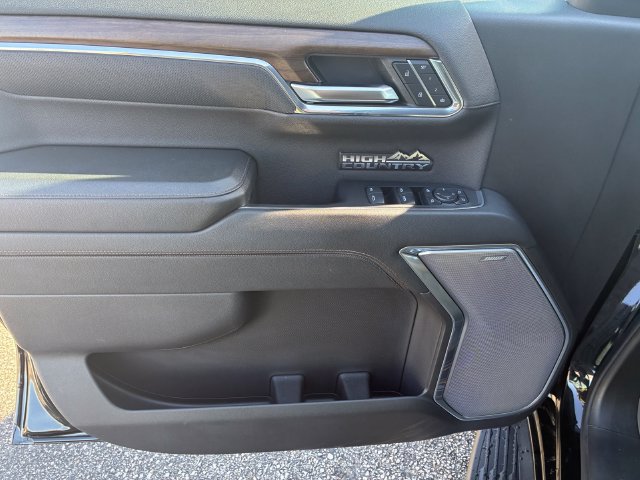 Used 2024 Chevrolet Silverado 1500 High Country w/ High Country Premium Package AWD/4WD image 19