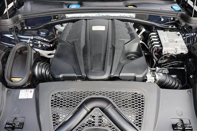 Used 2021 Porsche Macan S AWD/4WD image 30