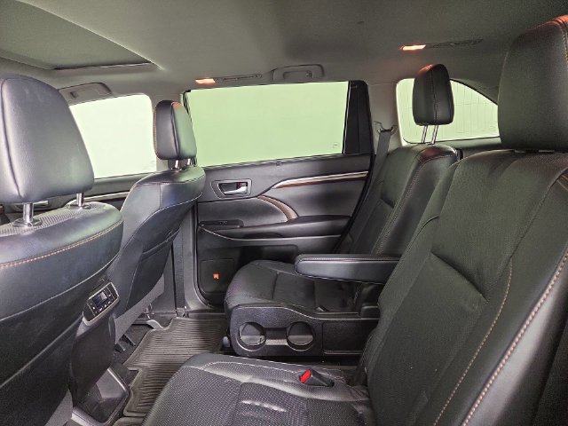 Used 2016 Toyota Highlander Limited AWD/4WD image 15