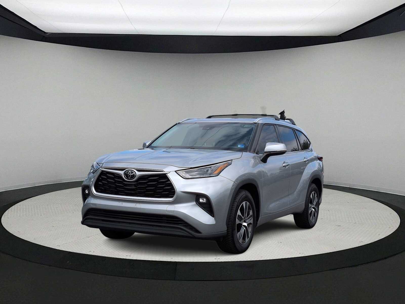 Used 2021 Toyota Highlander XLE FWD image 4