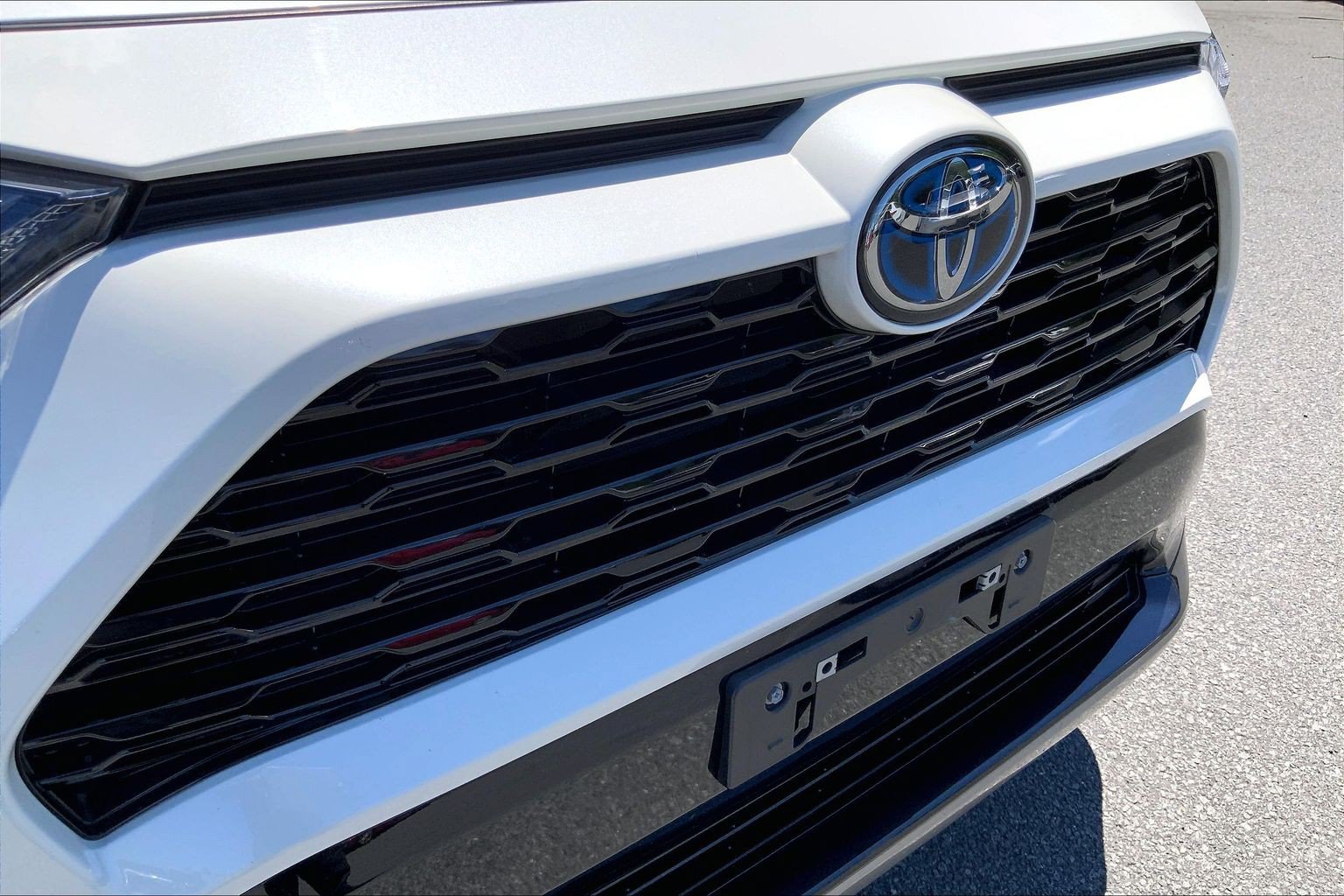 Used 2022 Toyota RAV4 XSE w/ XSE Grade Weather Package AWD/4WD image 32