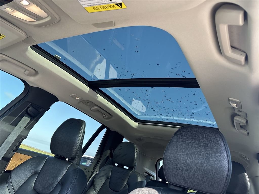 Used 2023 Volvo XC90 T8 Plus AWD/4WD image 18