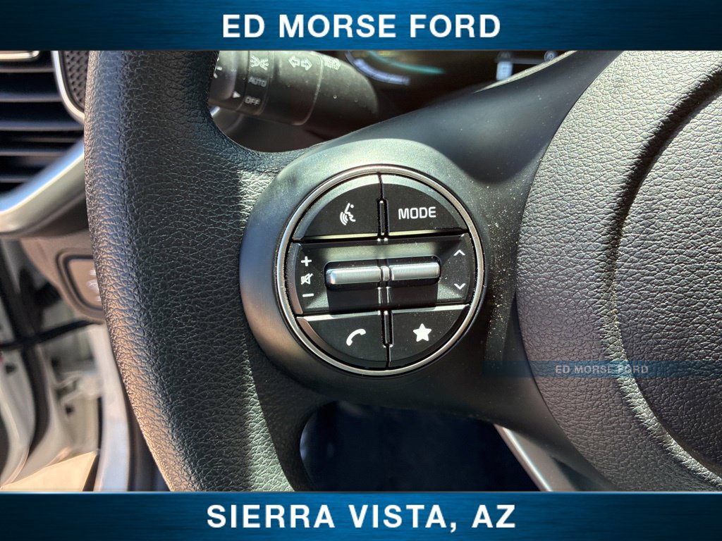 Used 2025 Kia Soul LX FWD image 23