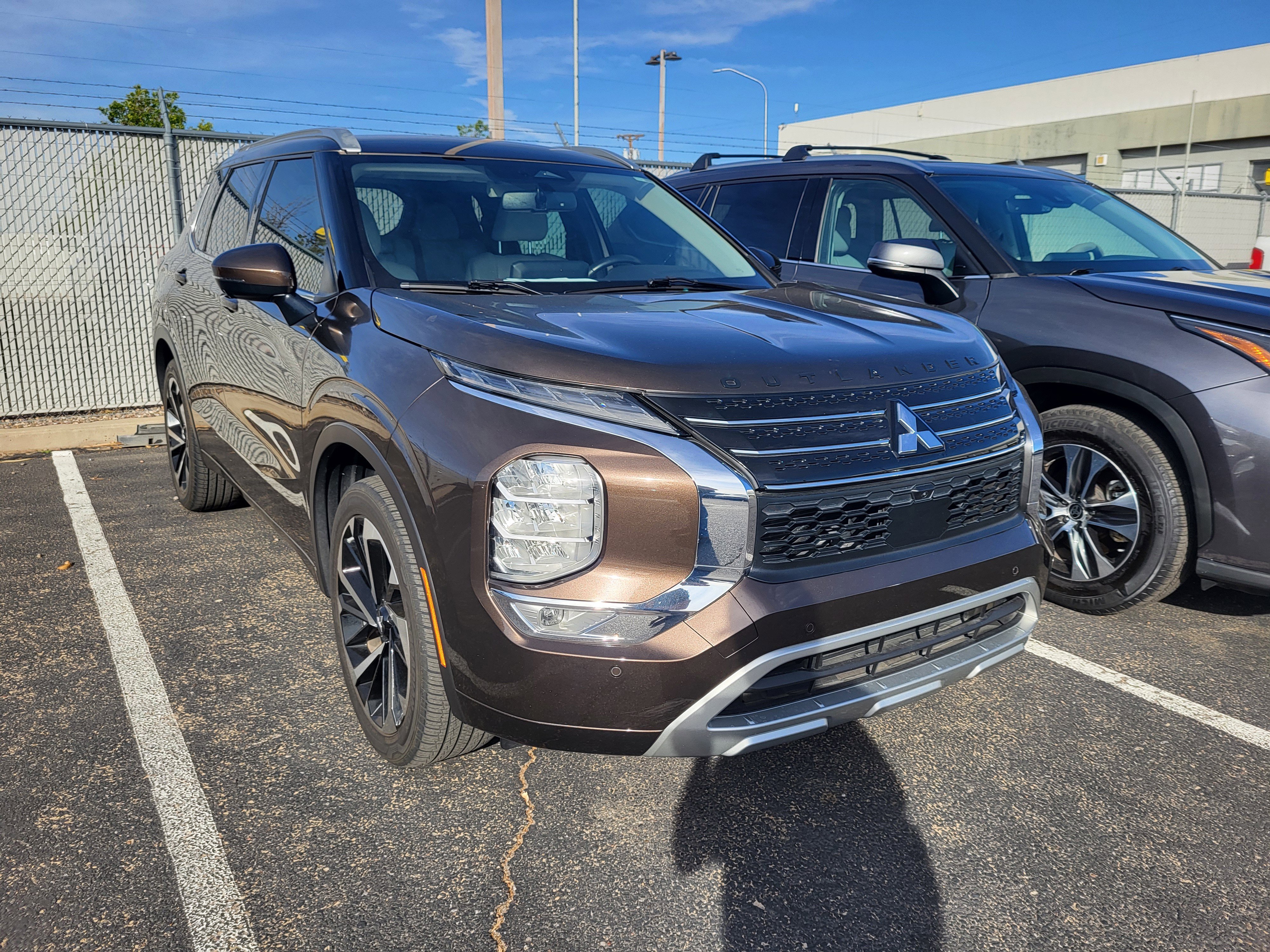 Used 2022 Mitsubishi Outlander SEL FWD image 3
