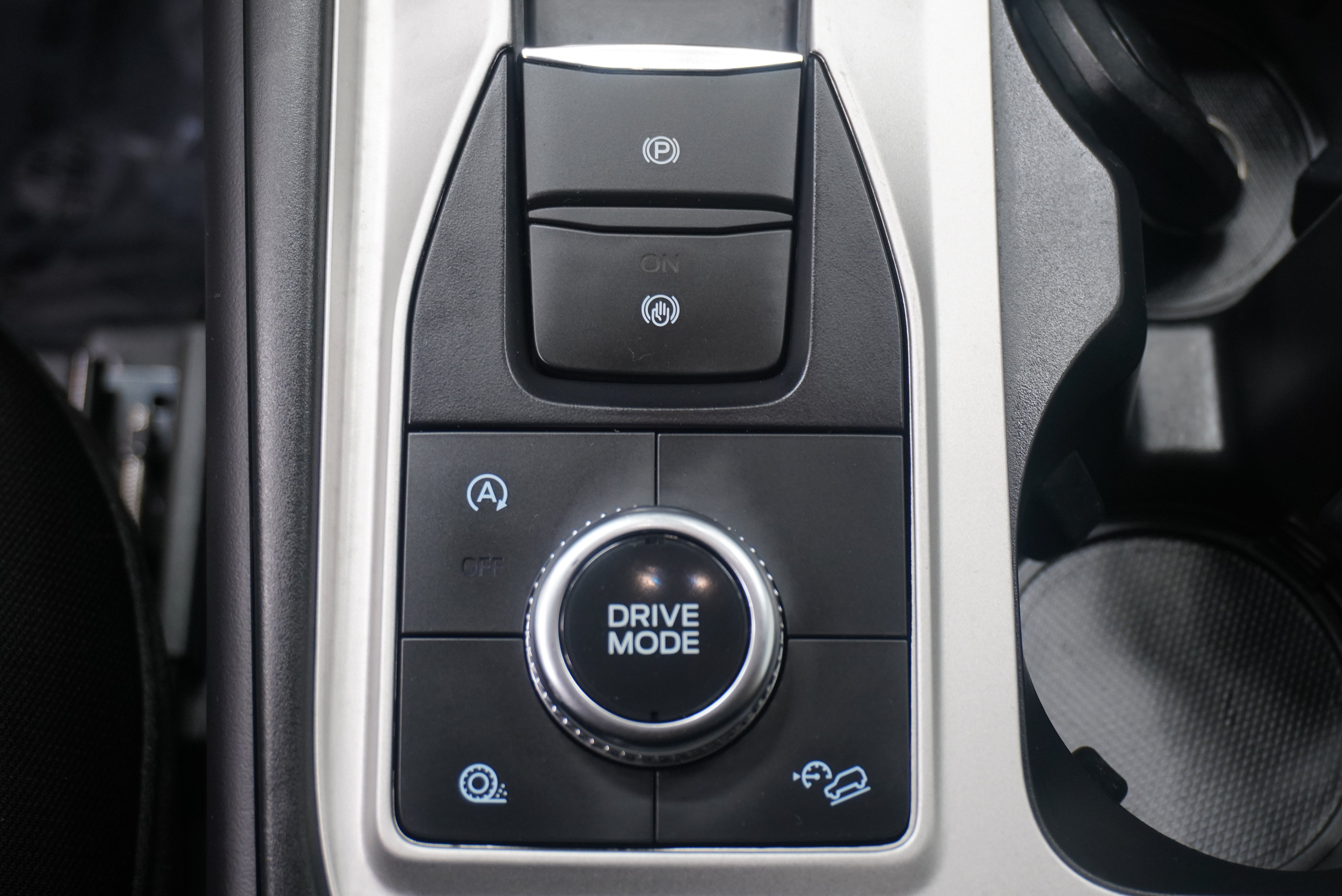 Used 2023 Ford Explorer XLT AWD/4WD image 23