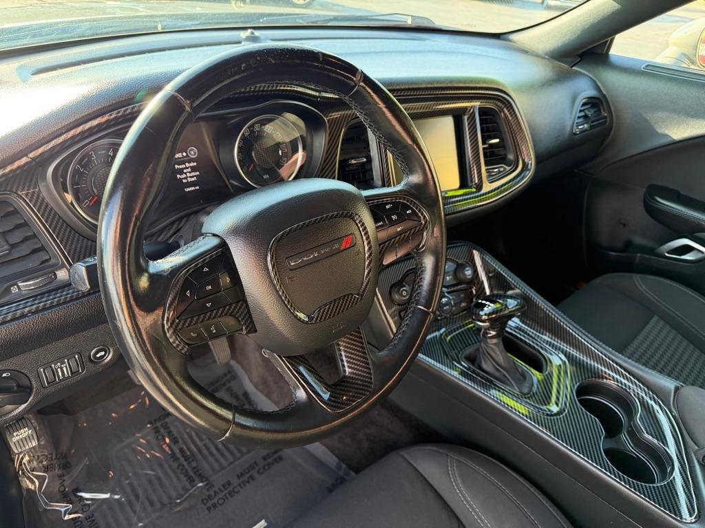Used 2018 Dodge Challenger SXT RWD image 18