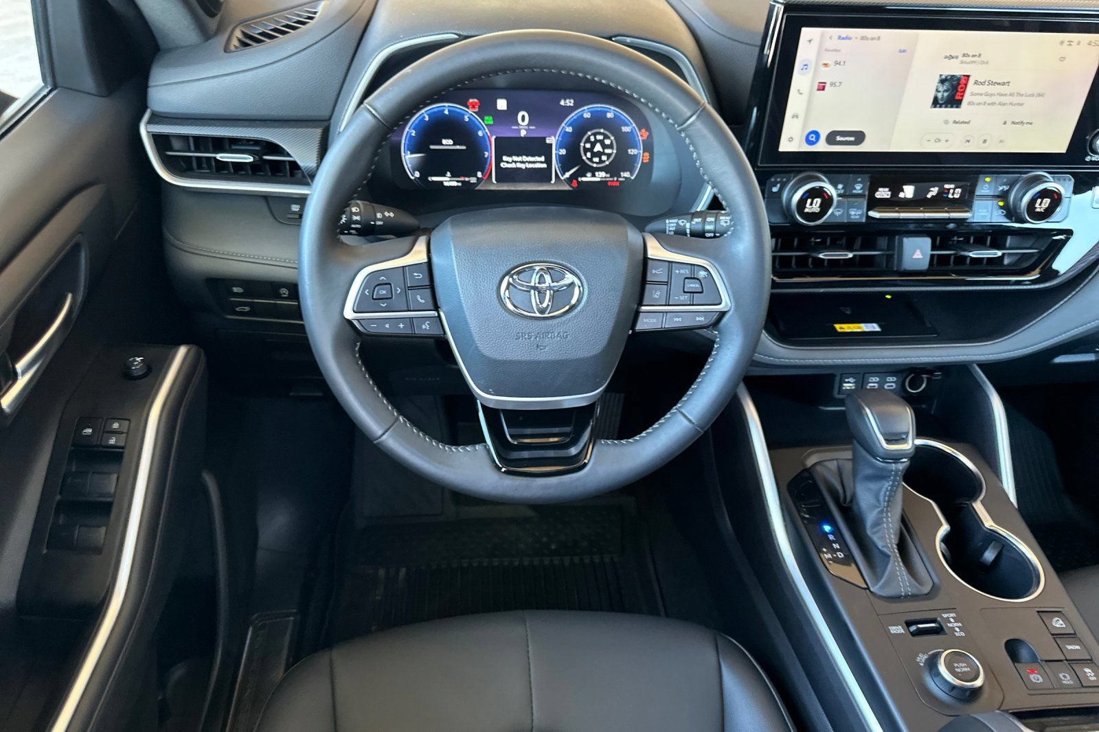 Used 2025 Toyota Highlander XSE AWD/4WD image 15