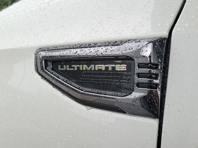 Used 2025 GMC Yukon Denali Ultimate AWD/4WD image 31