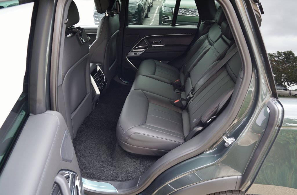 New 2026 Land Rover Range Rover SE AWD/4WD image 34