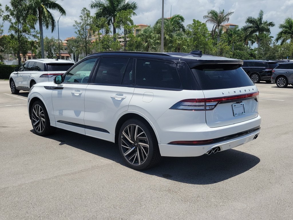 New 2026 Lincoln Aviator Black Label w/ Black Label Special Edition AWD/4WD image 3
