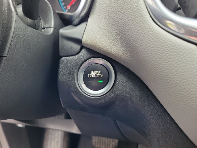 Used 2020 Chevrolet Equinox LS FWD image 35
