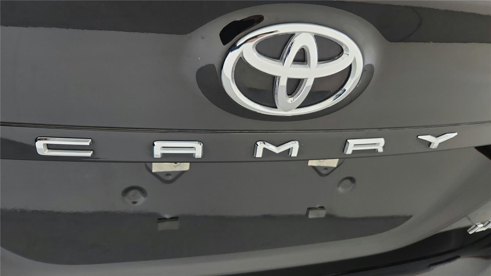 Used 2023 Toyota Camry LE FWD image 13