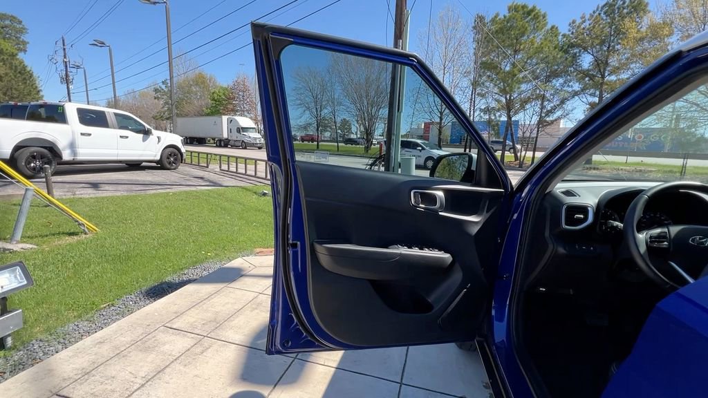 Certified 2021 Hyundai Venue SEL image 35