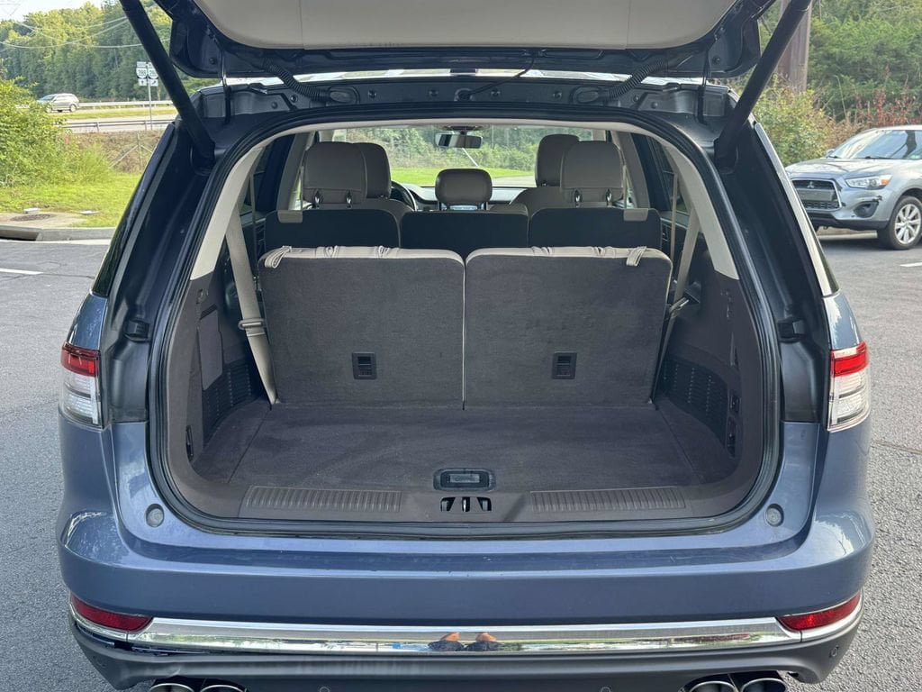 Used 2021 Lincoln Aviator AWD w/ Elements Package image 17