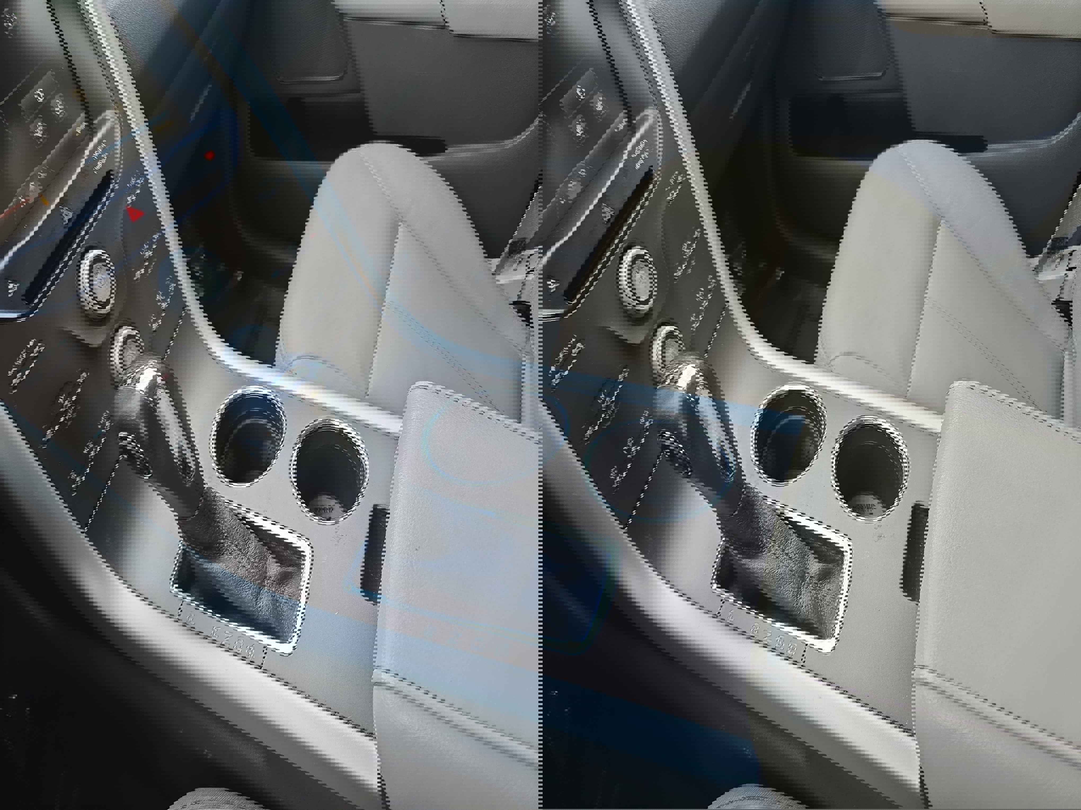 Used 2013 Ford Edge SEL image 24