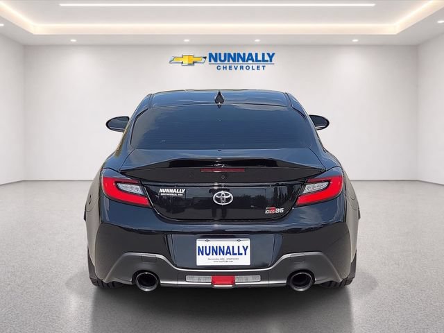 Used 2025 Toyota GR86 Premium RWD image 4