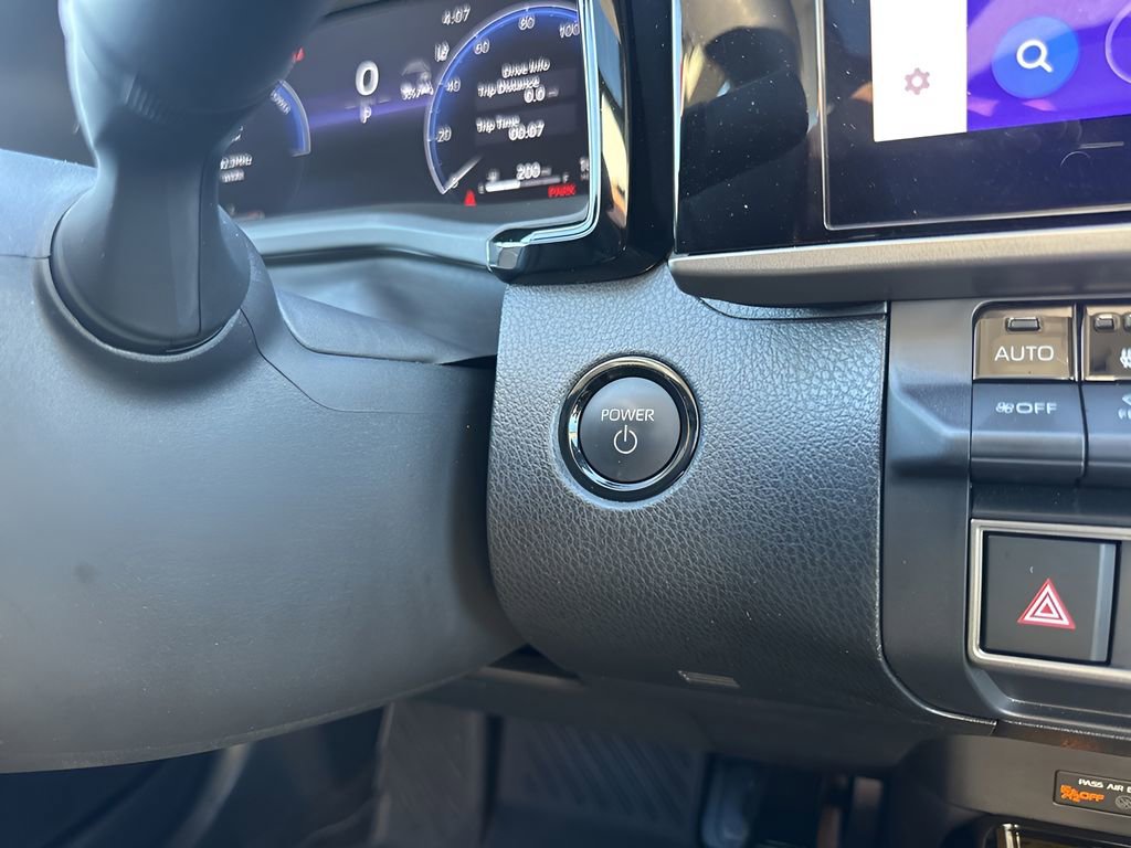 Used 2025 Toyota Camry XLE image 22