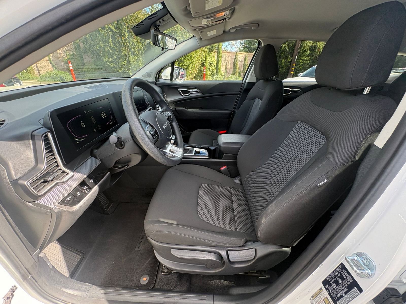Used 2025 Kia Sportage LX image 24
