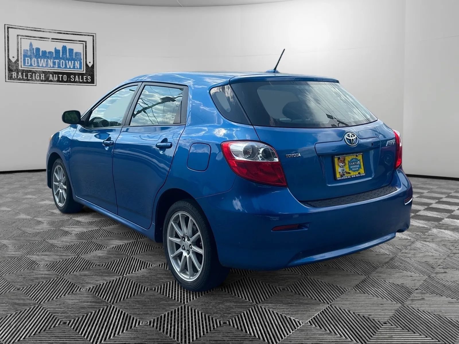 Used 2009 Toyota Matrix FWD image 3