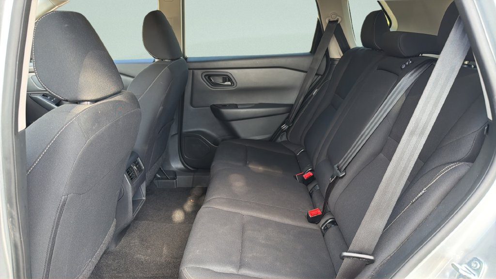 Used 2024 Nissan Rogue S AWD/4WD image 35