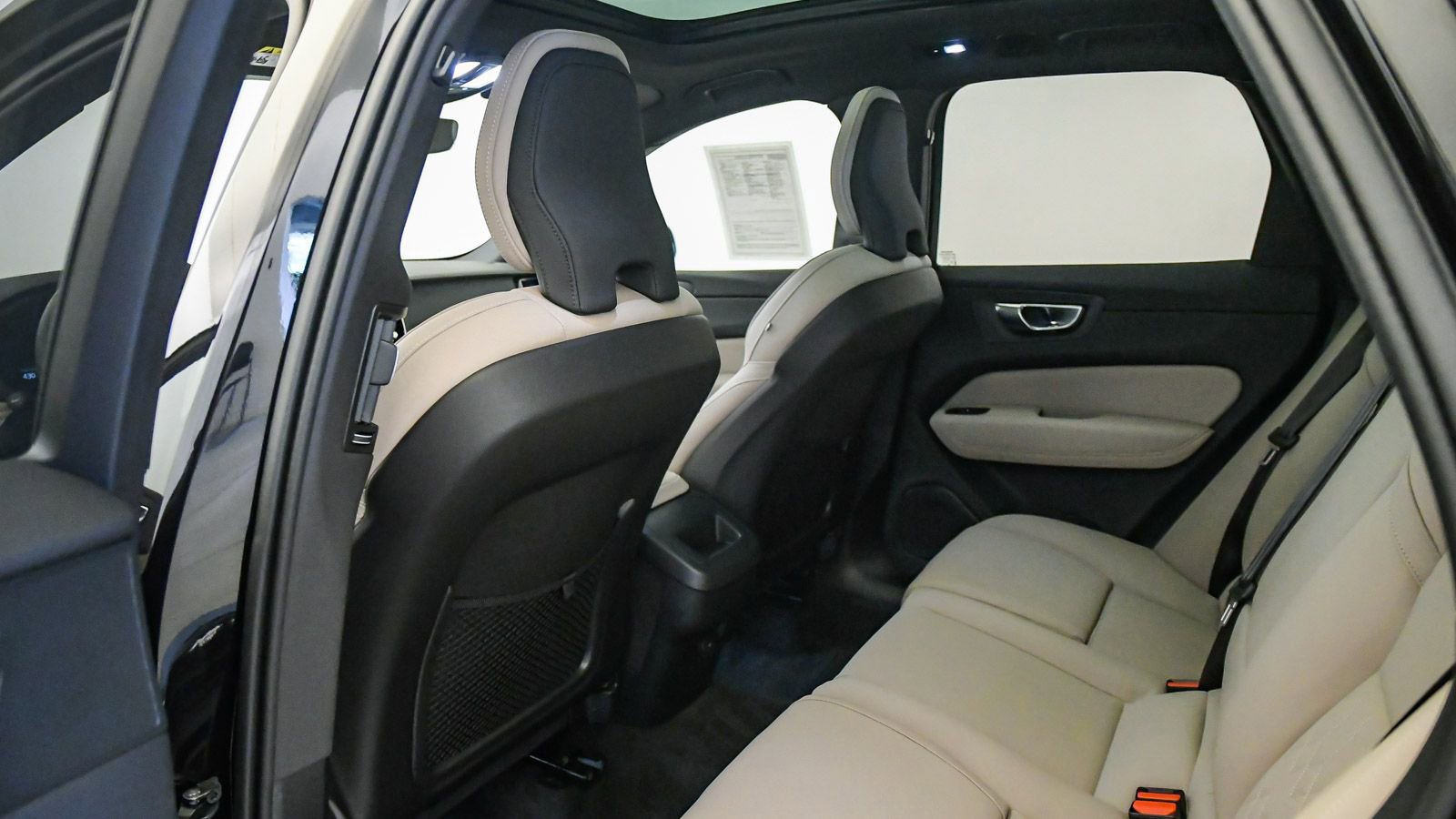 Certified 2026 Volvo XC60 B5 Plus w/ Protection Package Premier AWD/4WD image 19