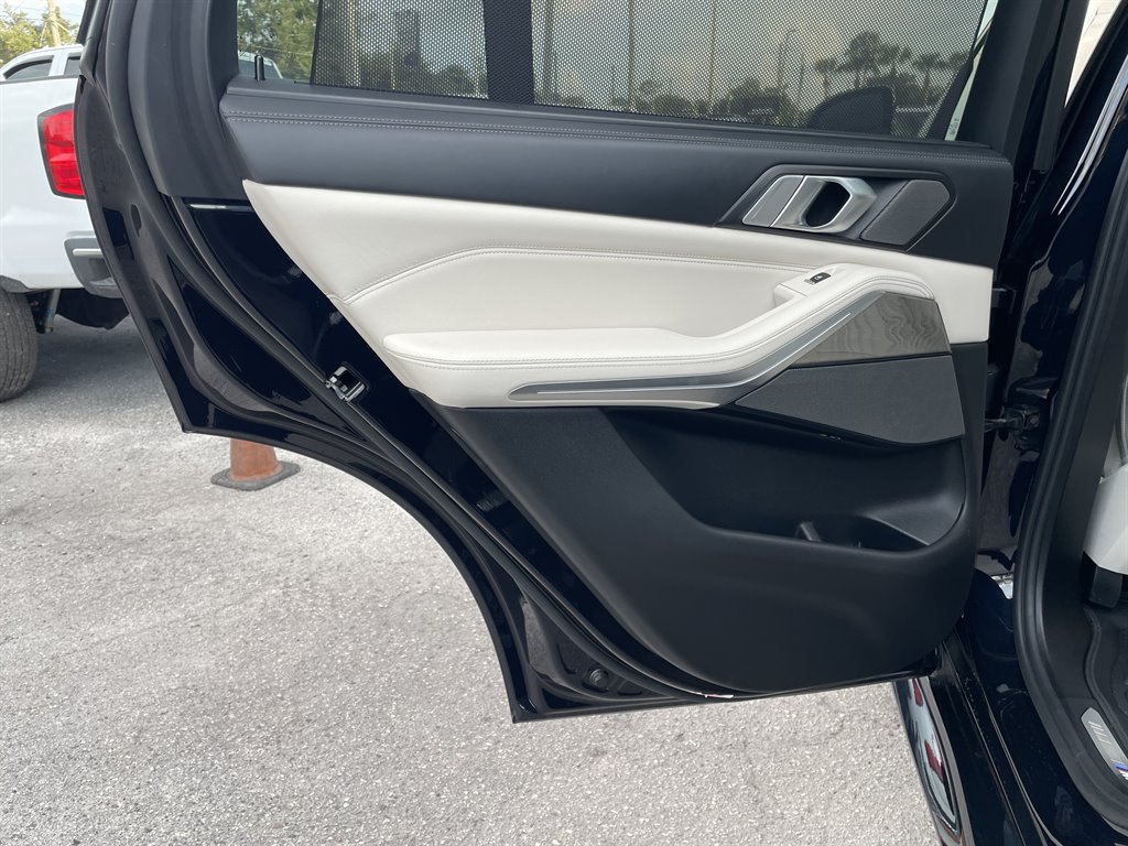 Used 2020 BMW X5 M50i w/ Executive Package AWD/4WD image 48