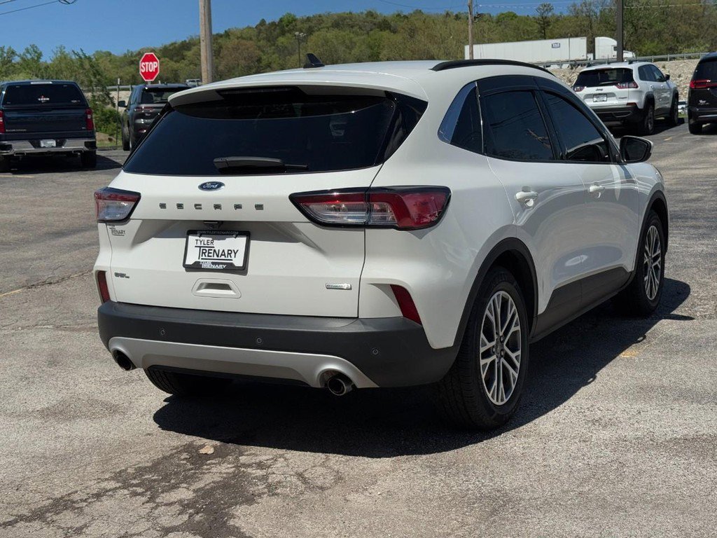 Used 2020 Ford Escape SEL image 3