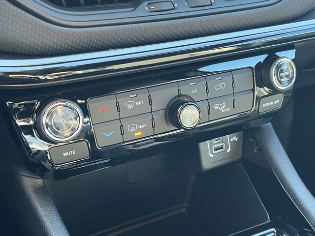 New 2026 Jeep Compass Latitude image 22