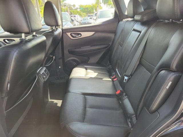Used 2020 Nissan Rogue Sport SL FWD image 7